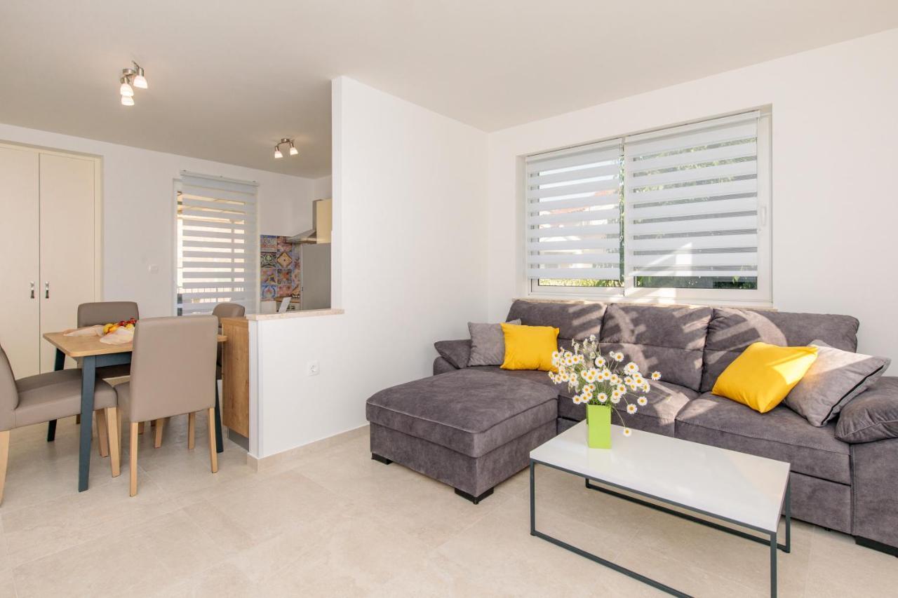 Apartman Ivona Na 1. Katu Malinska Exteriör bild